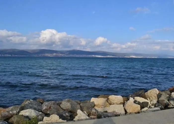 Διαμέρισμα Sea View In Paradiso Νεσέμπαρ